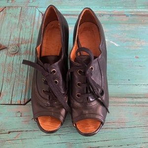 Chie Mihara Pero Toe Heels